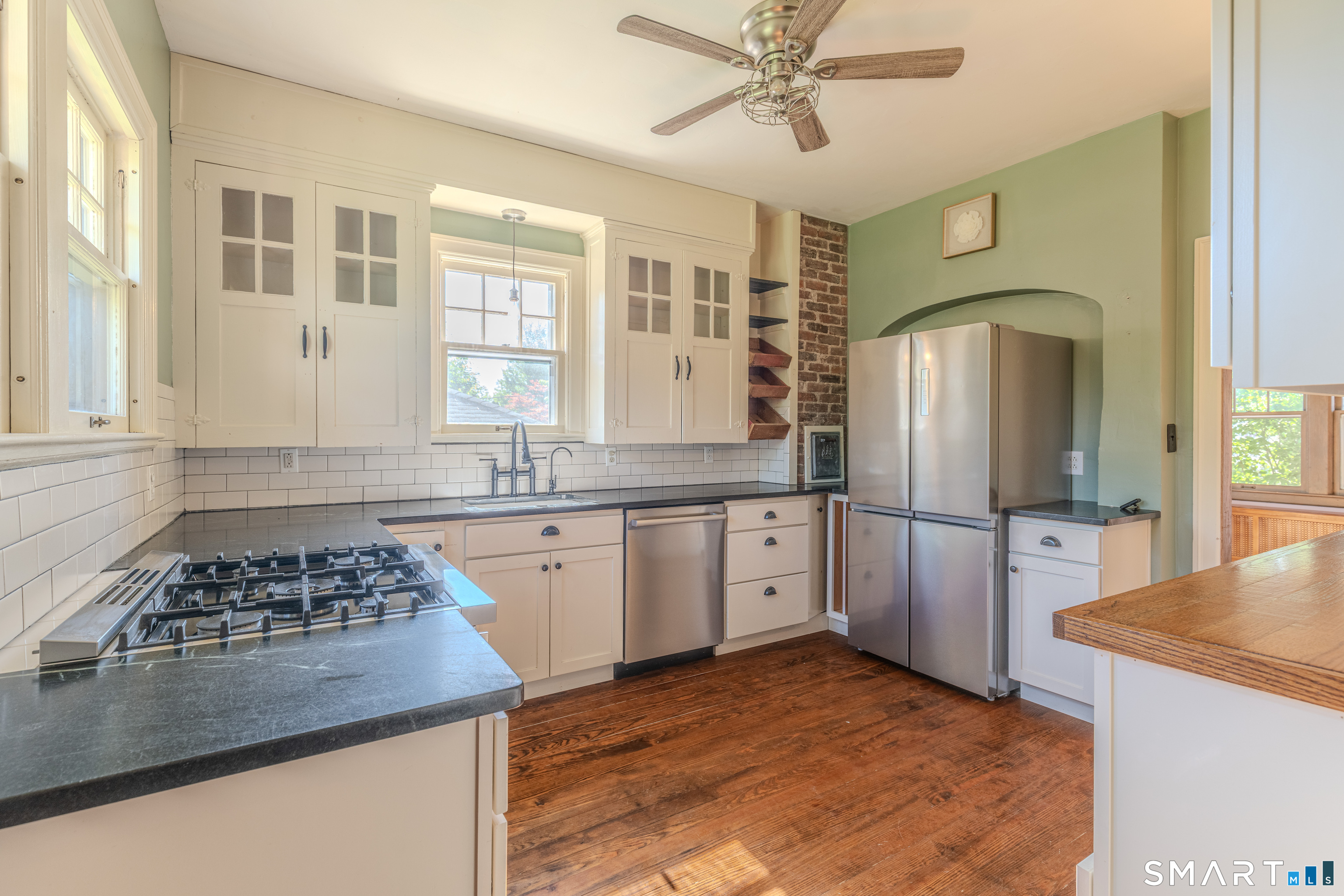 46 Bretton Road Middletown, CT 06457 - Photo 9 of 40