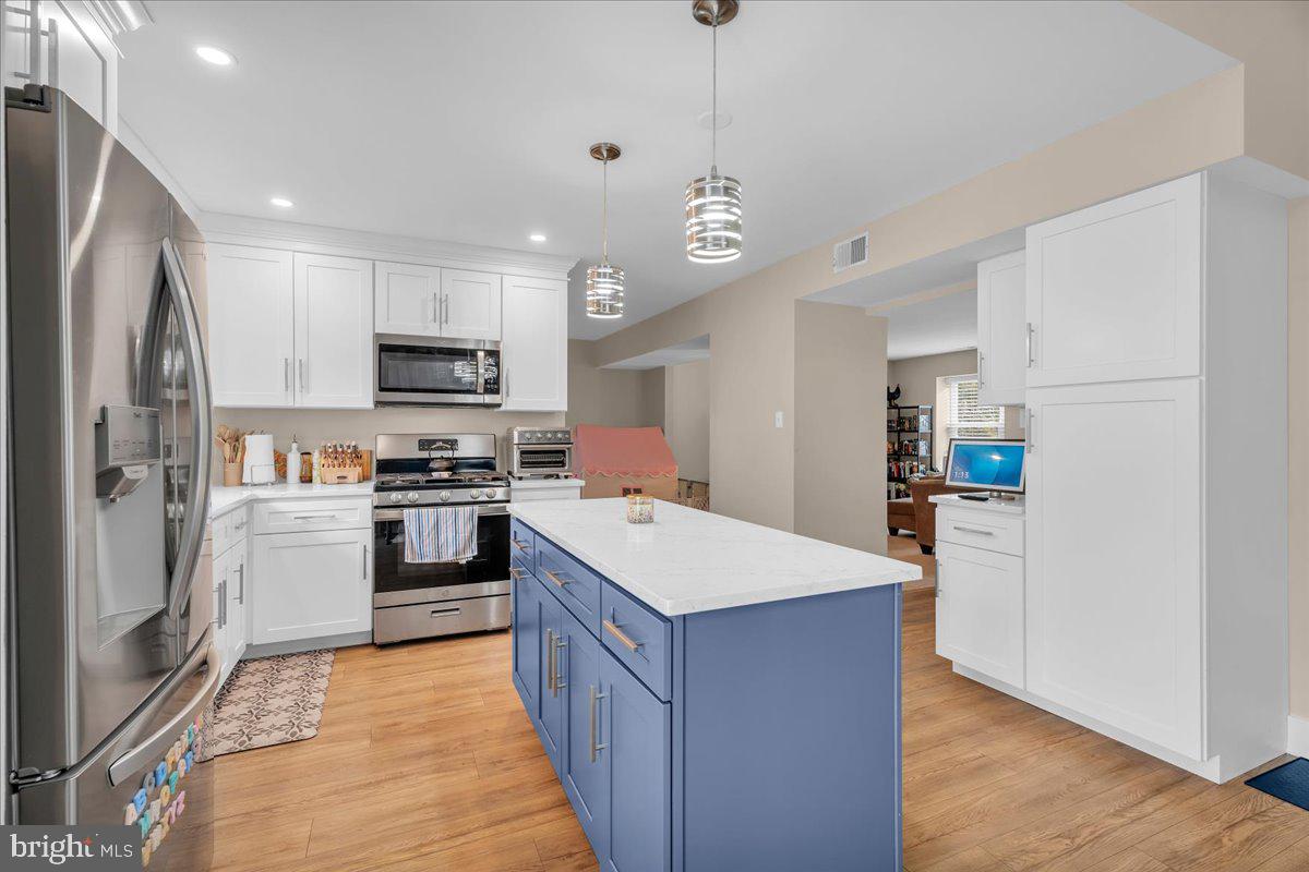 6 Adam Lane Voorhees, NJ 08043 - Photo 10 of 24