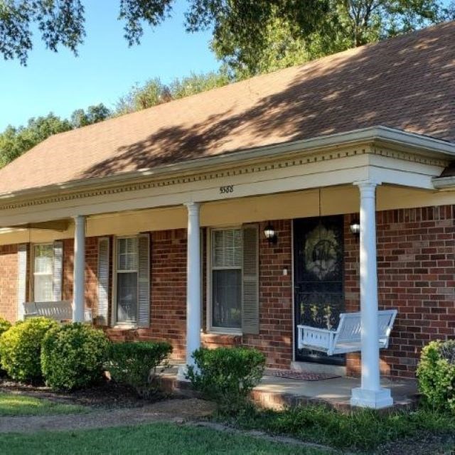 Who is ready to bring back sitting on the front porch?