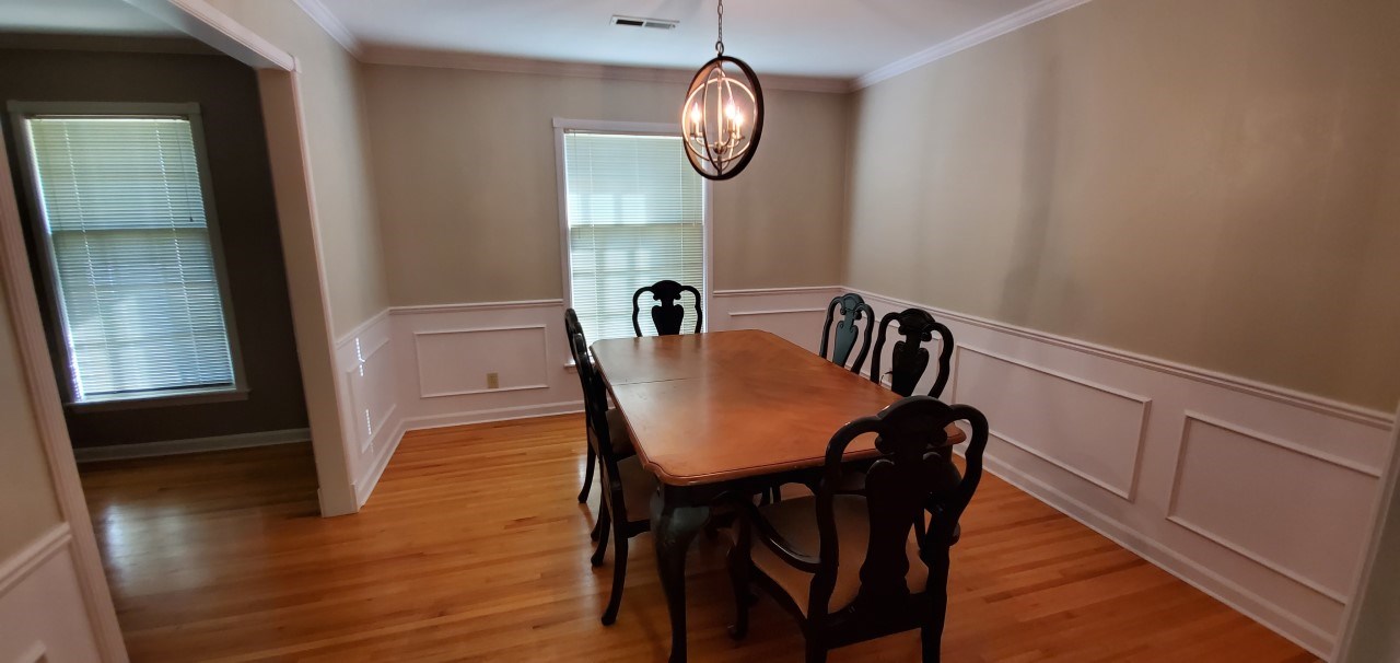 5588 Quince Road Memphis, TN 38119 - Photo 2 of 23 Yea! A good size dining room.