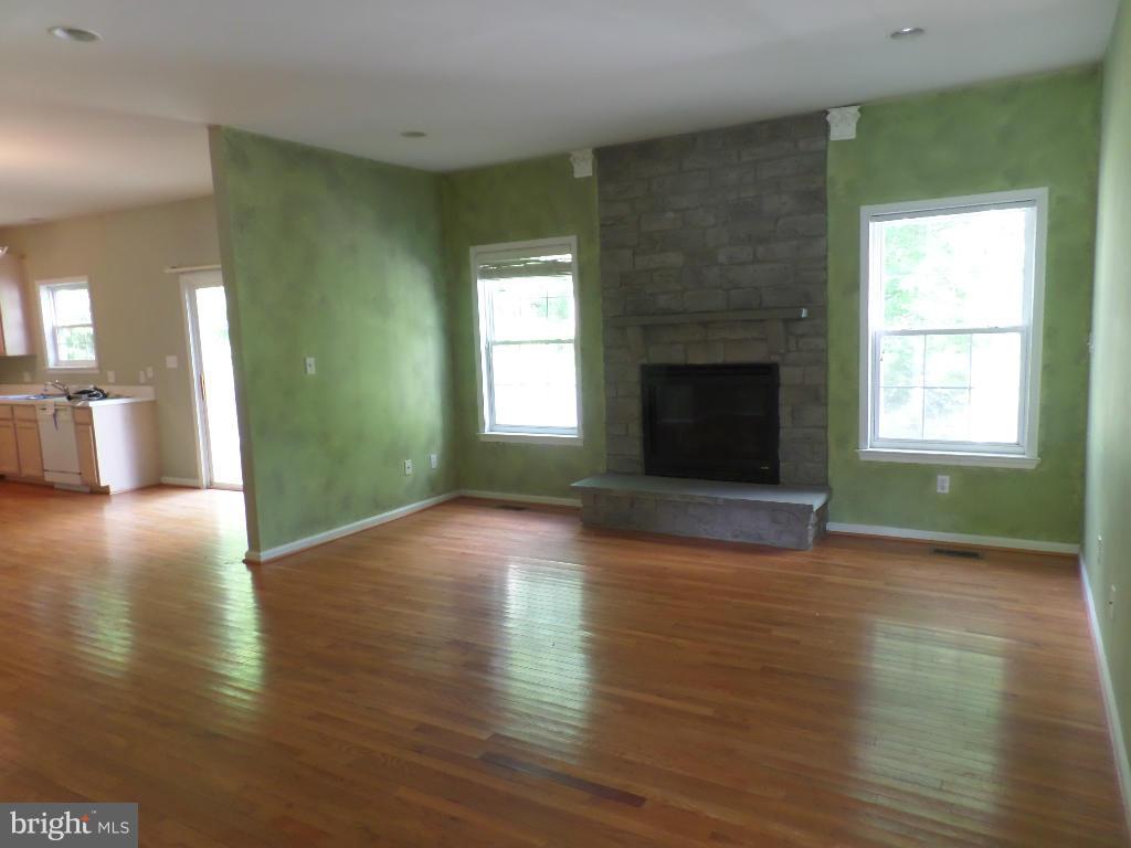 2834 Carrollton Road Annapolis, MD 21403 - Photo 11 of 28 Family Room