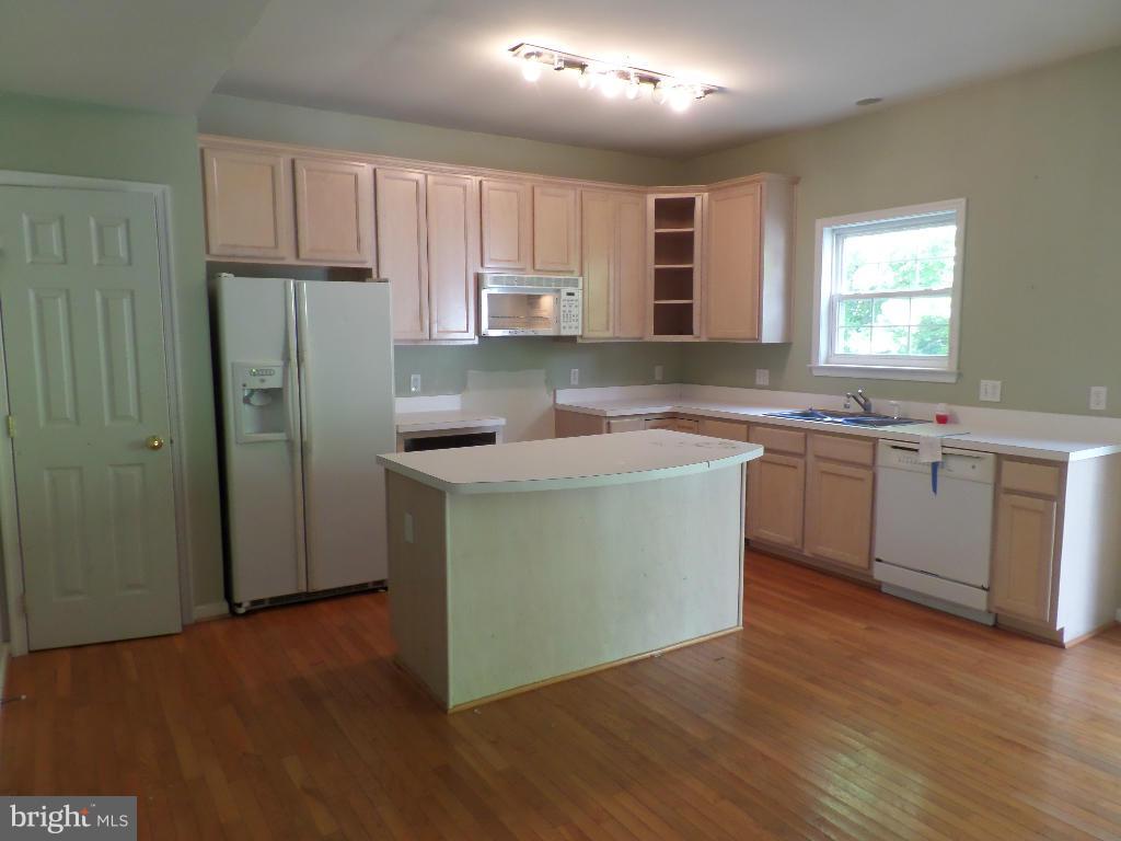 2834 Carrollton Road Annapolis, MD 21403 - Photo 14 of 28 Kitchen