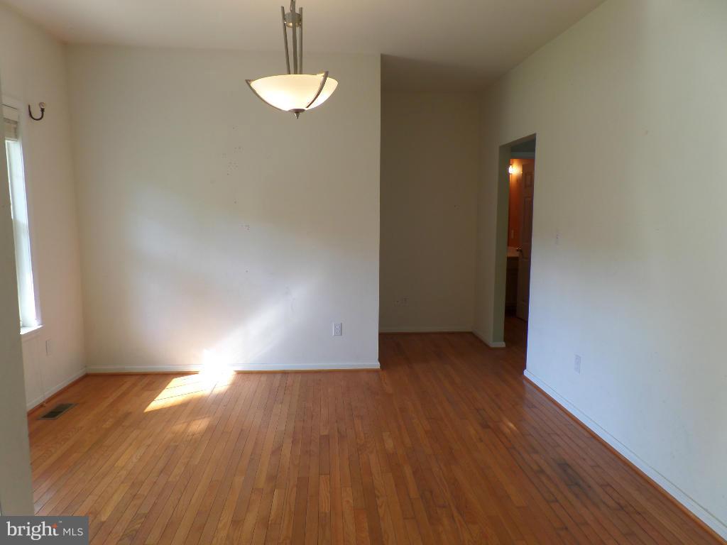 2834 Carrollton Road Annapolis, MD 21403 - Photo 17 of 28 Interior (General)