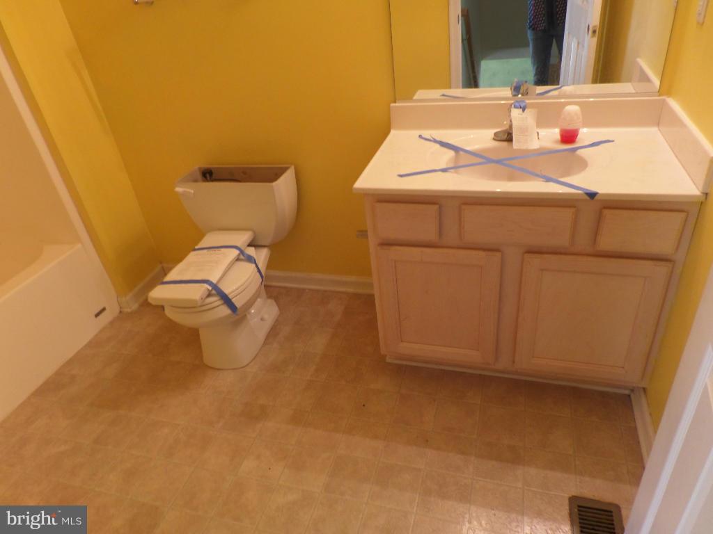 2834 Carrollton Road Annapolis, MD 21403 - Photo 23 of 28 Bath