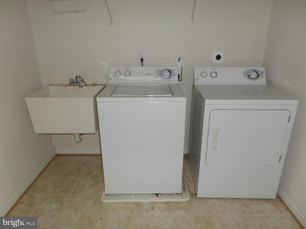 2834 Carrollton Road Annapolis, MD 21403 - Photo 24 of 28 Interior (General)