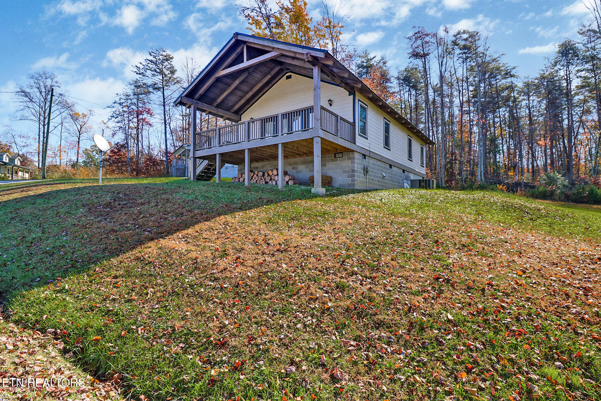 557 Siever Road Crossville, TN 38572 - Photo 3 of 26 if1a2509-if1a2513