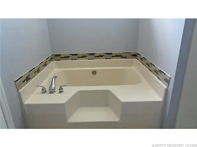 $2,400 | 699 Southwest Hoffenberg Avenue, Port St. Lucie, FL 34953