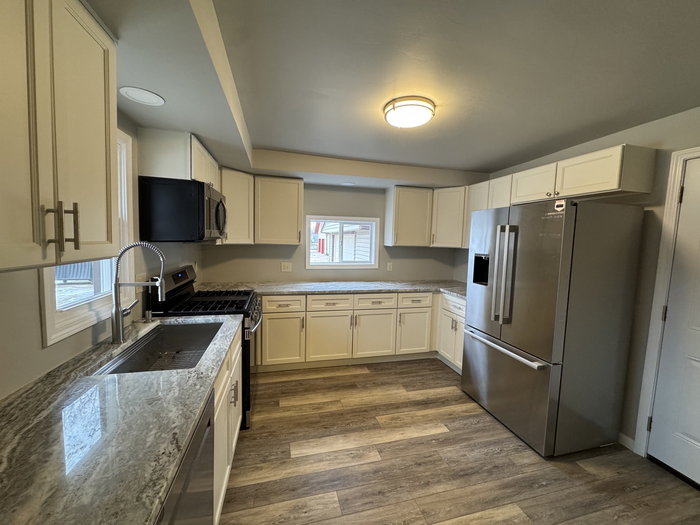 109 South Washington Street Genoa, IL 60135 - Photo 8 of 26