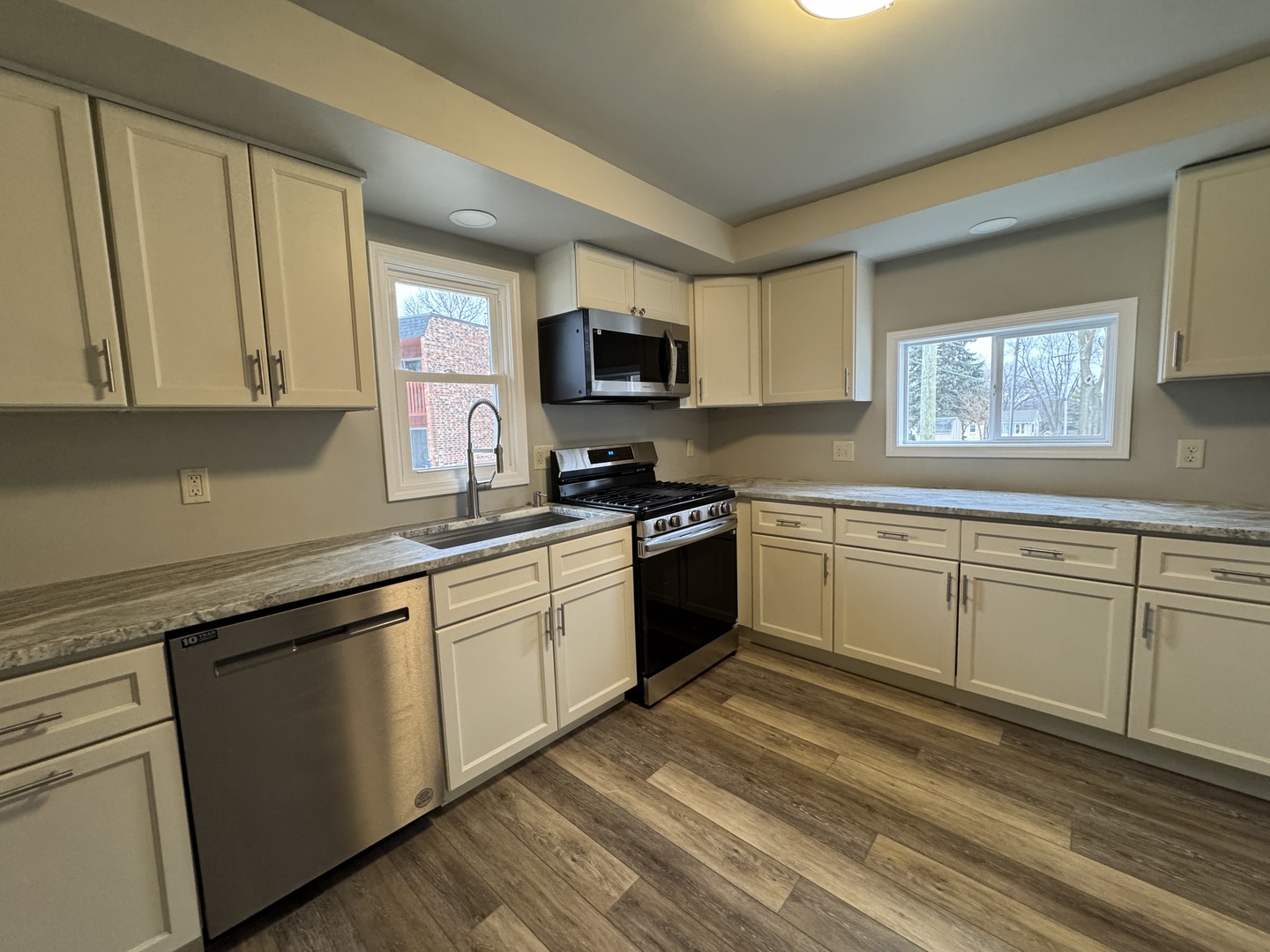 109 South Washington Street Genoa, IL 60135 - Photo 9 of 26
