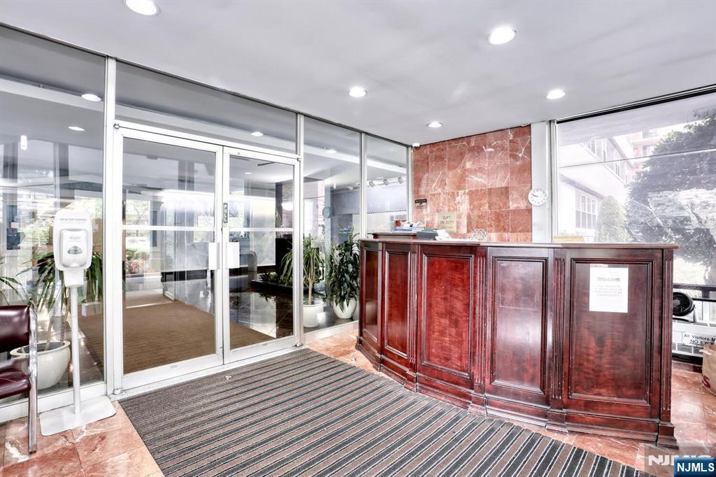 280 Prospect, Unit 6J Hackensack, NJ 07601 - Photo 6 of 43