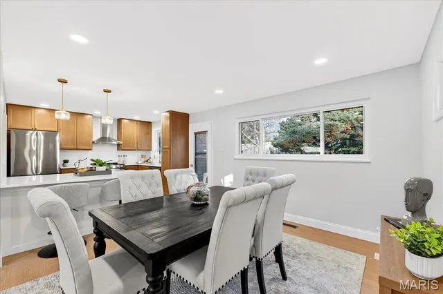 $519,000 | 2 Thorncliff Lane, Kirkwood, MO 63122