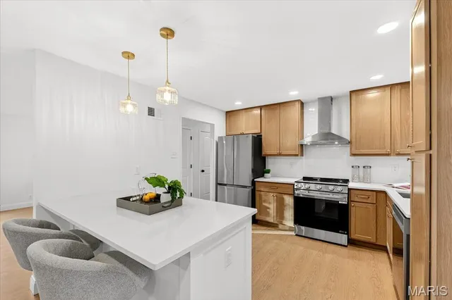 $519,000 | 2 Thorncliff Lane, Kirkwood, MO 63122