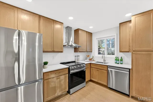 $519,000 | 2 Thorncliff Lane, Kirkwood, MO 63122