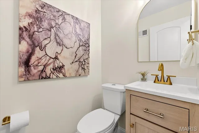 $519,000 | 2 Thorncliff Lane, Kirkwood, MO 63122