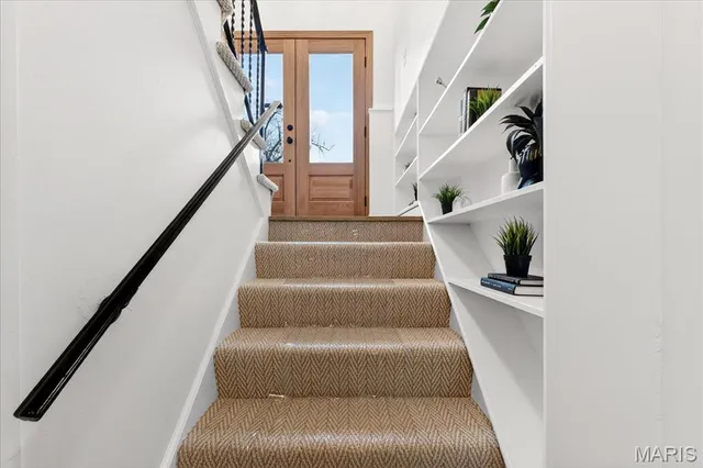 $519,000 | 2 Thorncliff Lane, Kirkwood, MO 63122