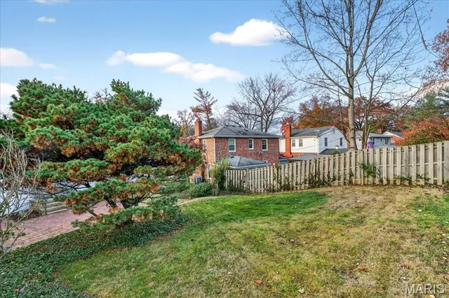 $519,000 | 2 Thorncliff Lane, Kirkwood, MO 63122