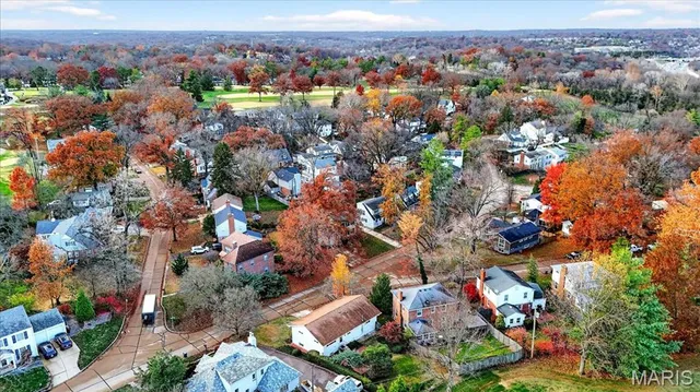 $519,000 | 2 Thorncliff Lane, Kirkwood, MO 63122