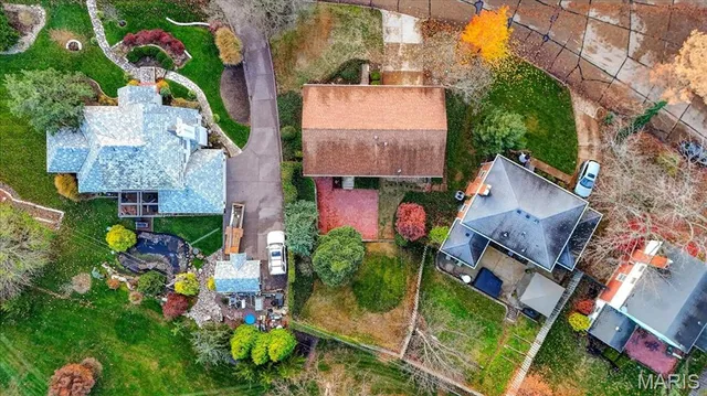 $519,000 | 2 Thorncliff Lane, Kirkwood, MO 63122