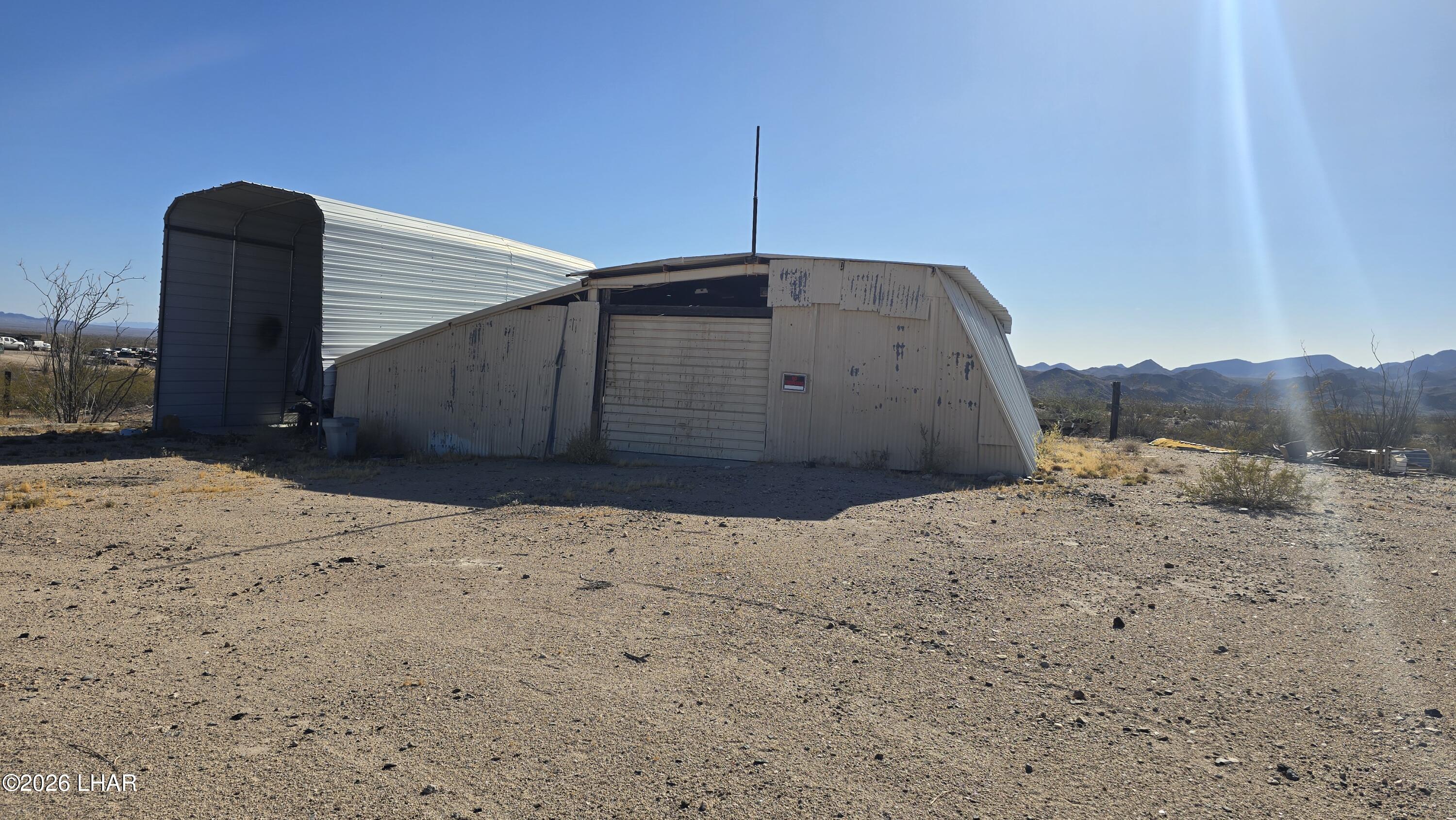 14279 Anegam Road Yucca, AZ 86438 - Photo 3 of 38