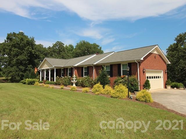 4622 Edgeland Road Edgemoor, SC 29712 - Photo 23 of 29 a front view of a house with a yard
