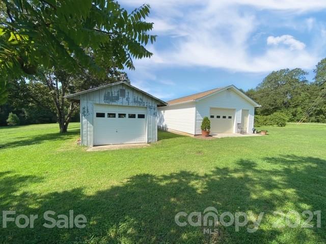 4622 Edgeland Road Edgemoor, SC 29712 - Photo 26 of 29 a front view of a house with garden