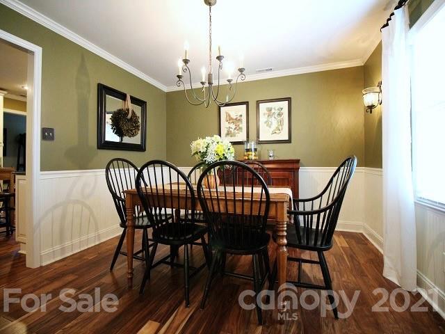 4622 Edgeland Road Edgemoor, SC 29712 - Photo 7 of 29 a view of a dining room with furniture