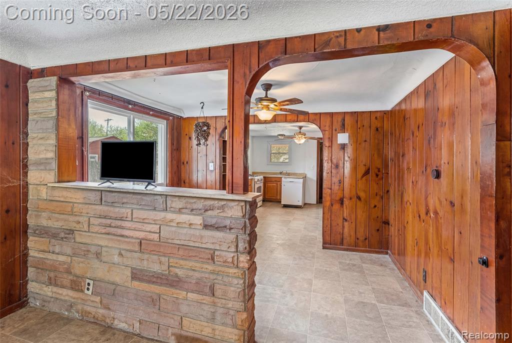3385 North Genesee Road Flint, MI 48506 - Photo 4 of 26