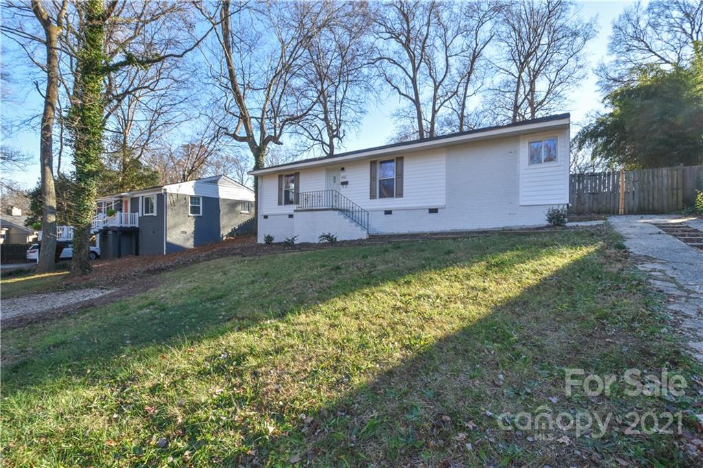 652 Manhasset Road Charlotte, NC 28209 - Photo 4 of 26