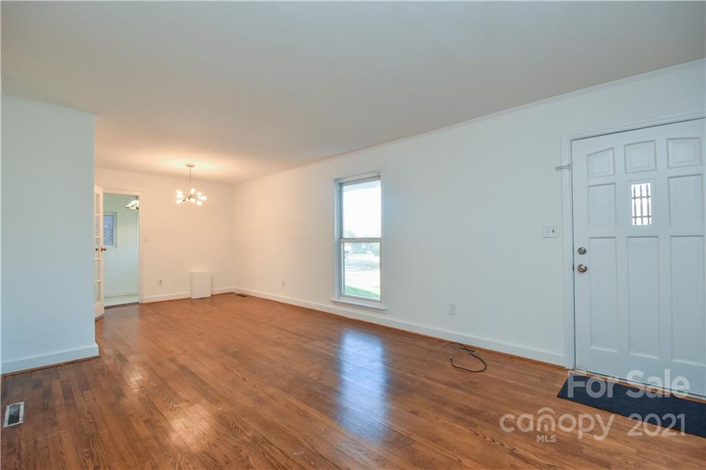 652 Manhasset Road Charlotte, NC 28209 - Photo 5 of 26