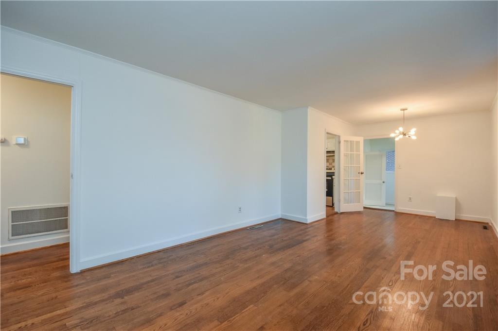 652 Manhasset Road Charlotte, NC 28209 - Photo 6 of 26