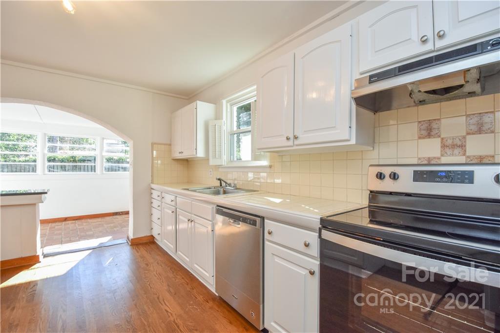 652 Manhasset Road Charlotte, NC 28209 - Photo 8 of 26