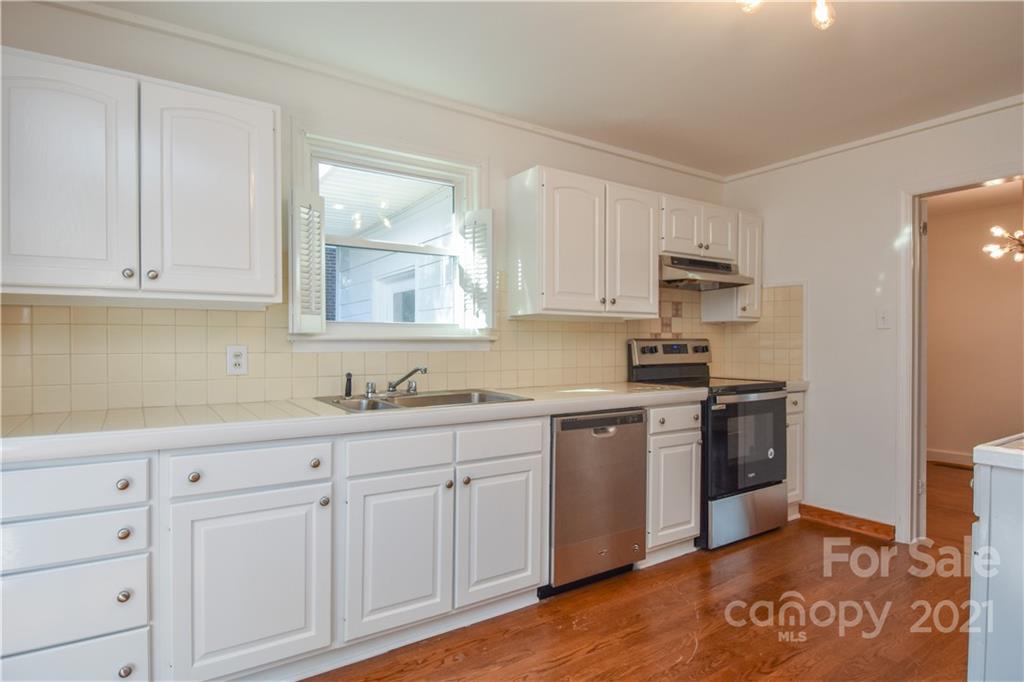 652 Manhasset Road Charlotte, NC 28209 - Photo 9 of 26
