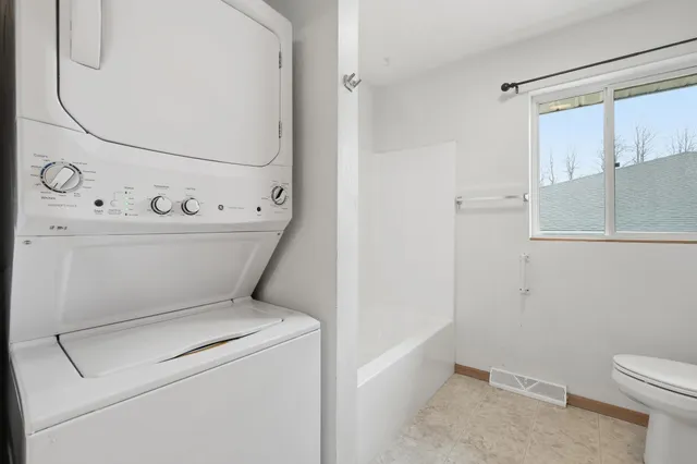 $249,900 | 305 Mack Drive, Unit 9, Reedsburg, WI 53959