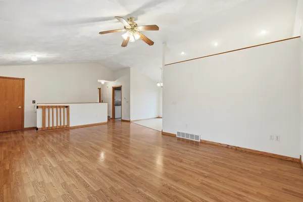 $224,900 | 305 Mack Drive, Unit 9, Reedsburg, WI 53959