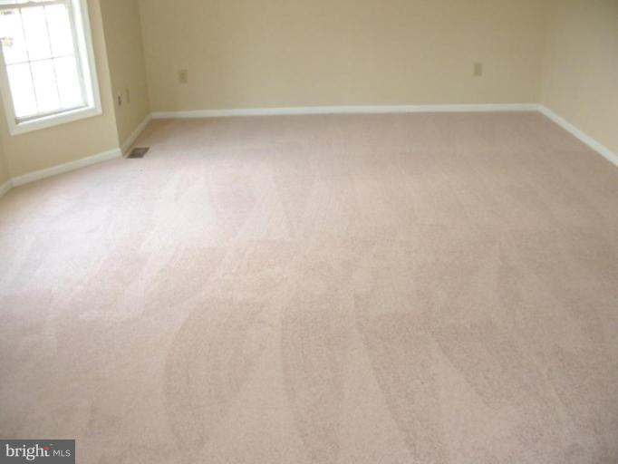 7831 Muncaster Mill Road Gaithersburg, MD 20877 - Photo 10 of 14 Living Room