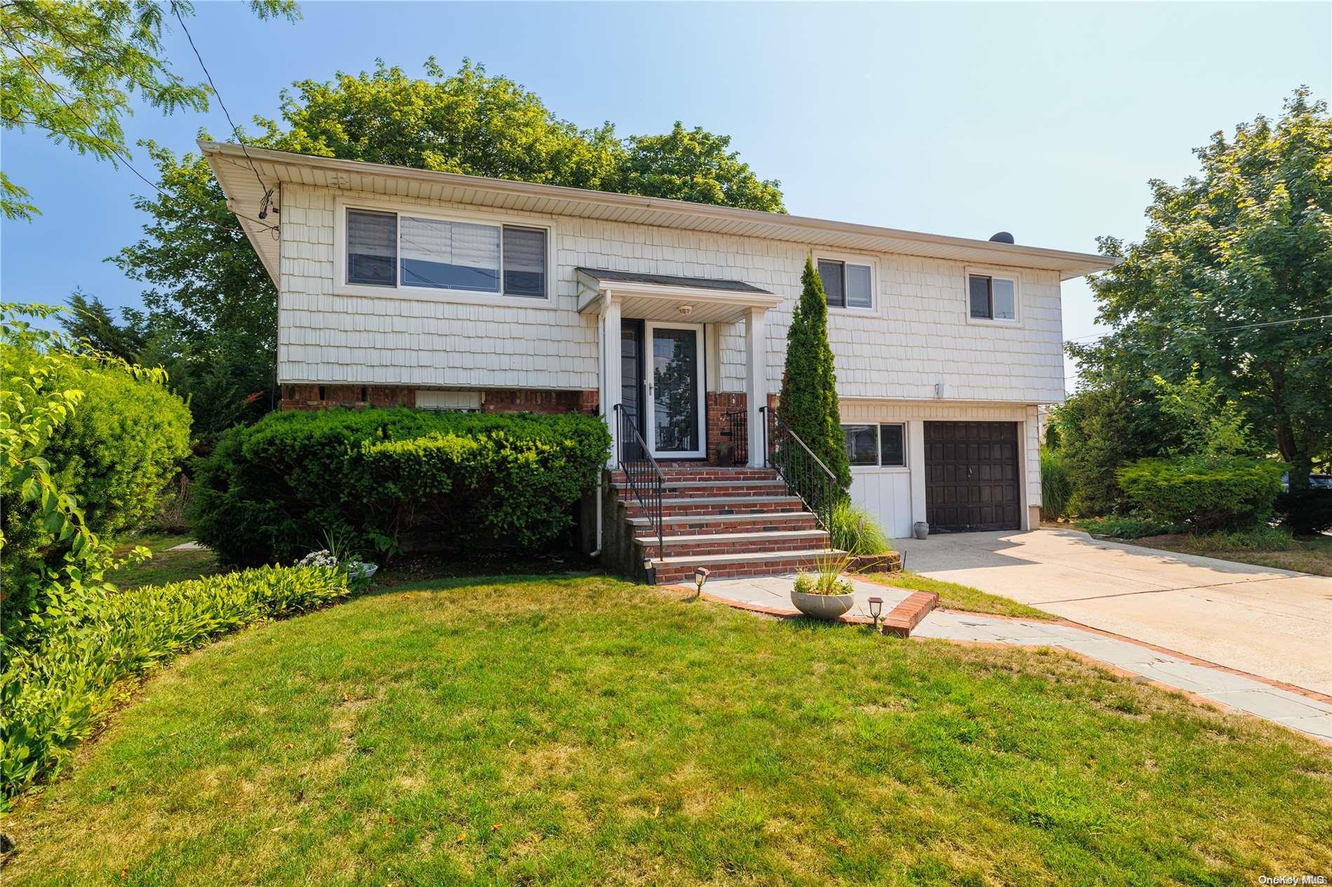 926 Phyllis Drive Baldwin, NY 11510 - Photo 1 of 1