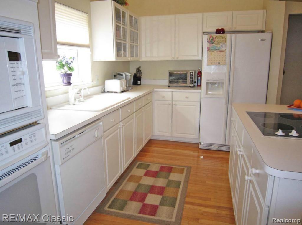 5297 Simpson Lake Road, Unit 80 West Bloomfield, MI 48323 - Photo 12 of 18 simpson kit3.jpg