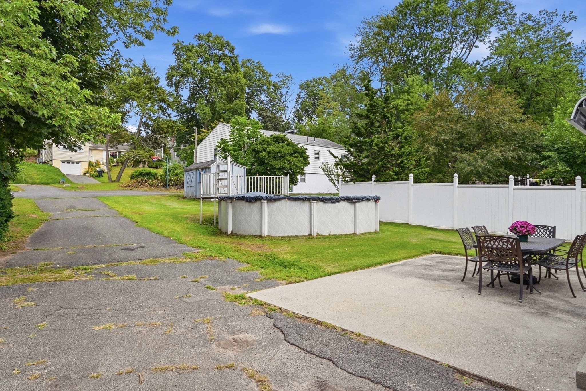 89 Abbott Street Springfield, MA 01118 - Photo 35 of 41 Gallery Image 35