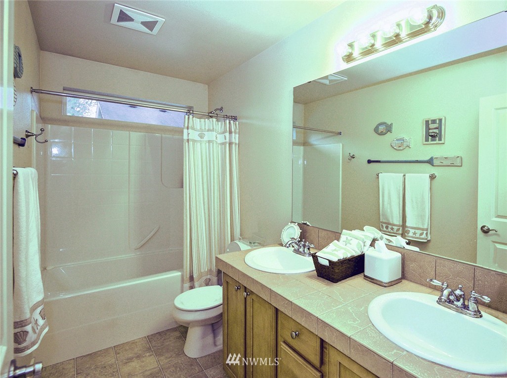 21820 41st Avenue Southeast Bothell, WA 98021 - Photo 22 of 25