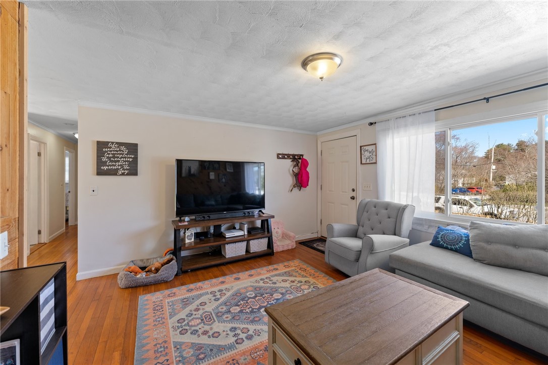 379 Arnold Road Coventry, RI 02816 - Photo 3 of 12
