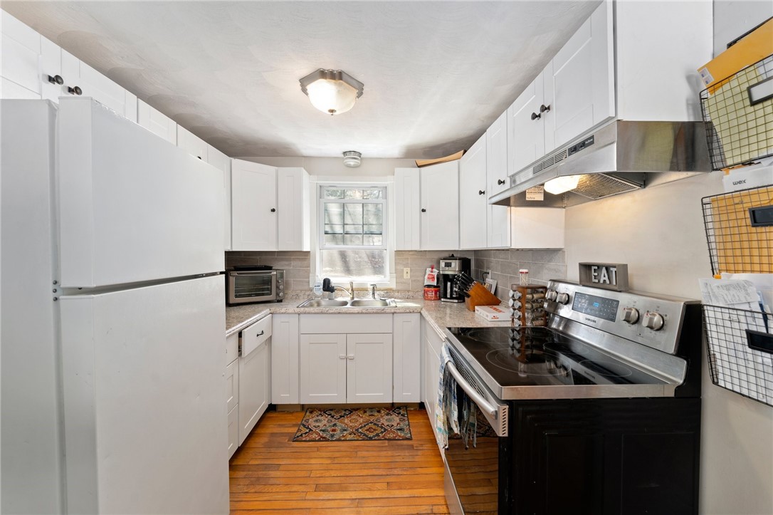 379 Arnold Road Coventry, RI 02816 - Photo 4 of 12