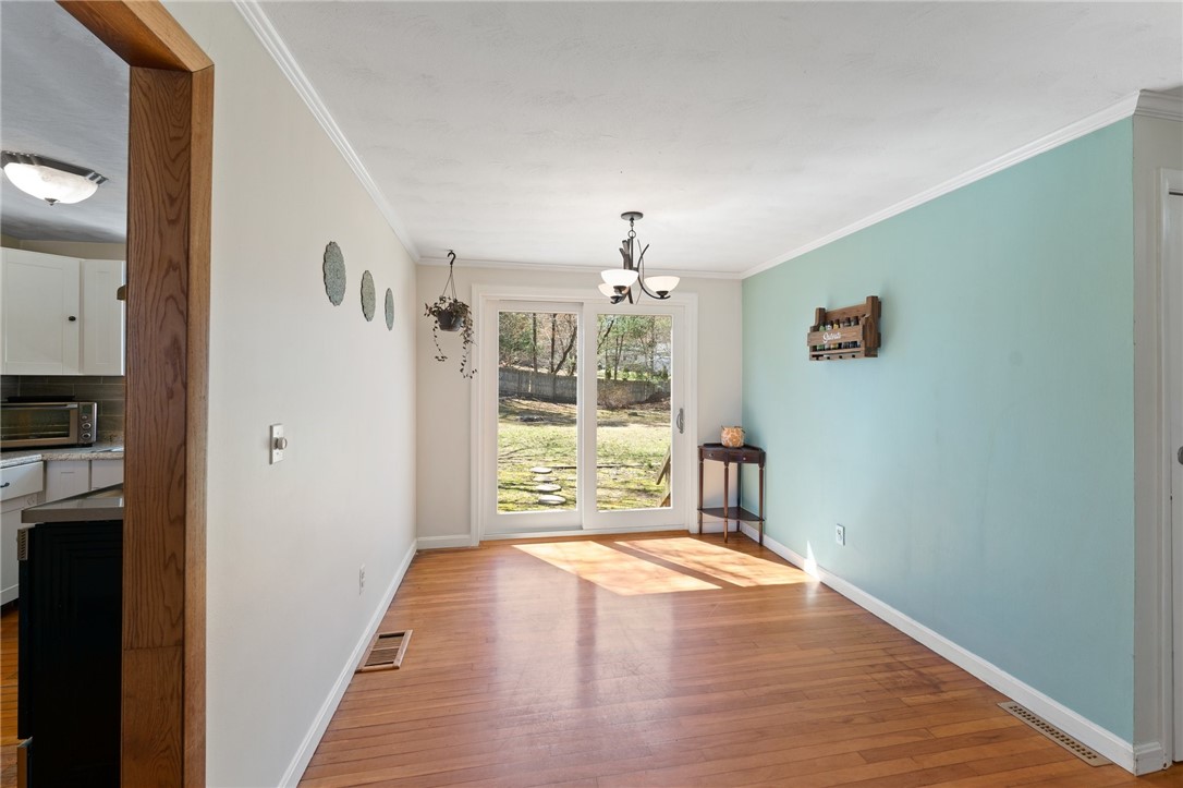 379 Arnold Road Coventry, RI 02816 - Photo 5 of 12