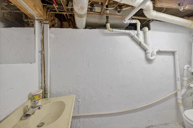 $225,000 | 1375 Woodland Beach, Battle Creek, MI 49014