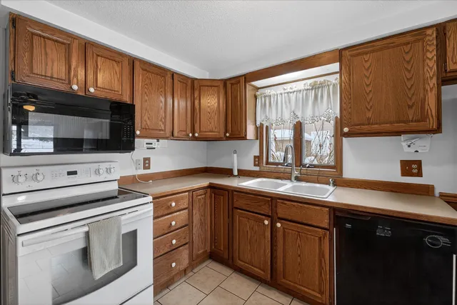 $225,000 | 1375 Woodland Beach, Battle Creek, MI 49014