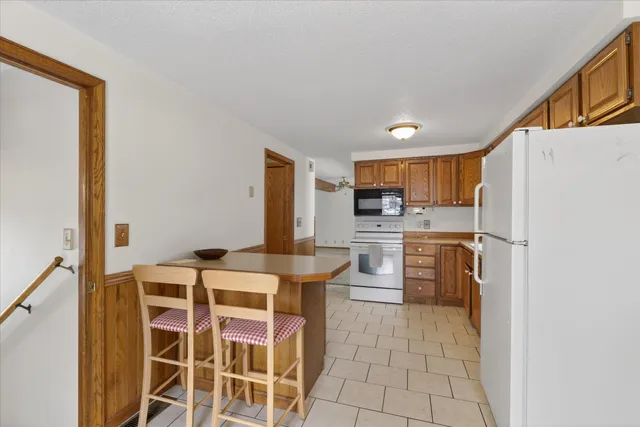 $225,000 | 1375 Woodland Beach, Battle Creek, MI 49014