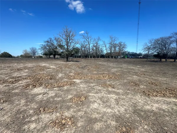 $126,000 | 10 West Frontage Road, Flatonia, TX 78941