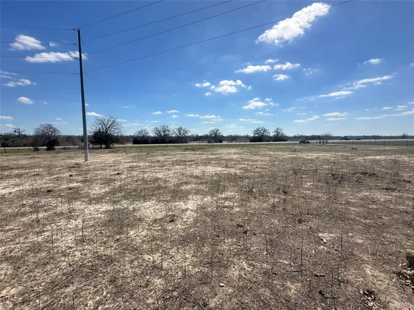 $126,000 | 10 West Frontage Road, Flatonia, TX 78941