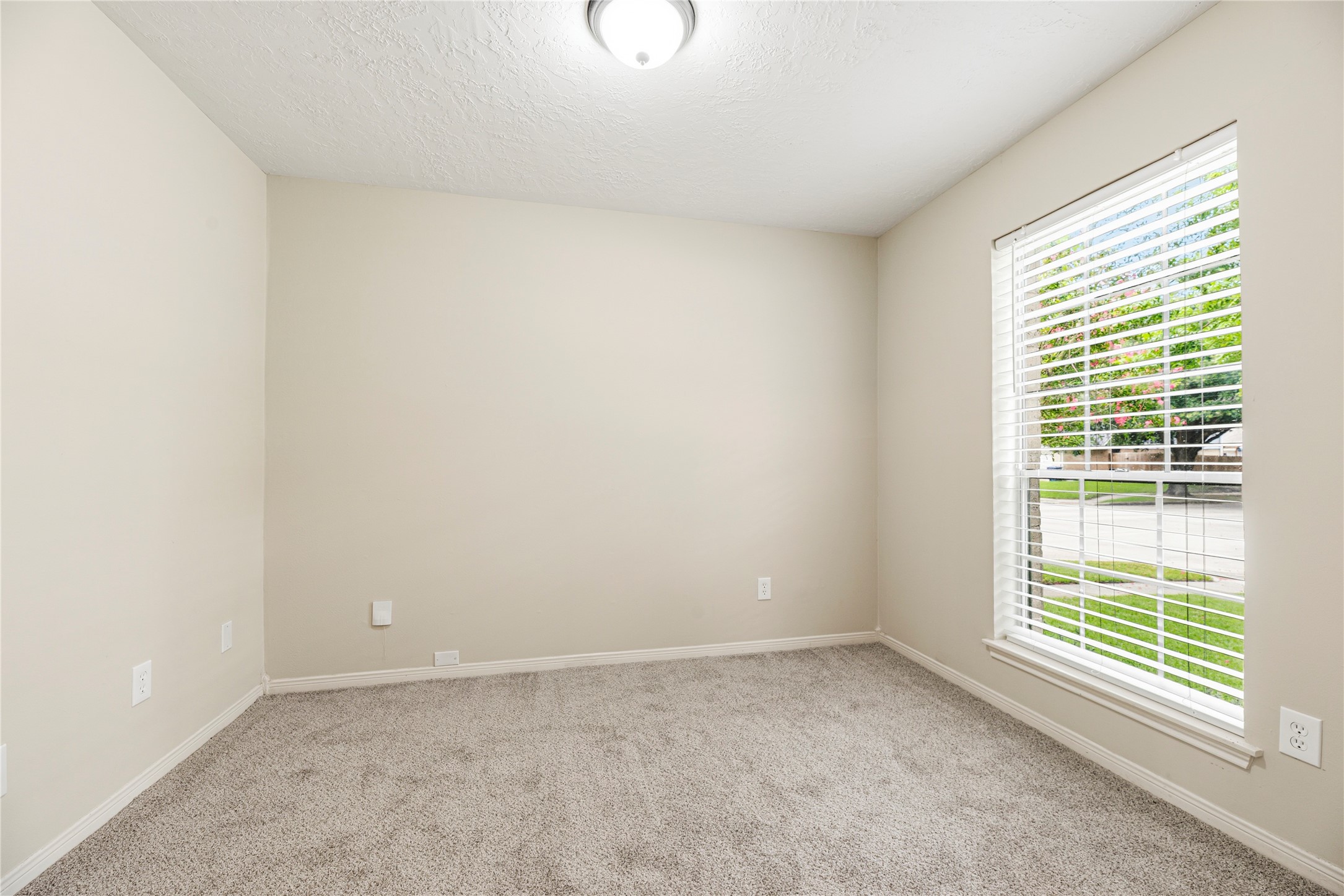 6931 Sandy Knolls Drive Spring, TX 77379 - Photo 9 of 21 Your flex space with French Doors provides the privacy you may require for working from home. Plenty of space for your desk and credenza or playroom, create this room for you!
**6931 Sandy Knolls Dr., Spring, TX 77379**