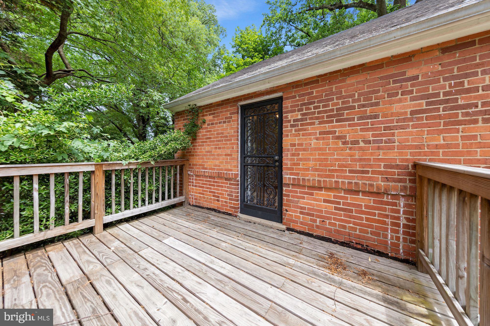 8108 Piney Branch Road Silver Spring, MD 20910 - Photo 22 of 32 upper level deck