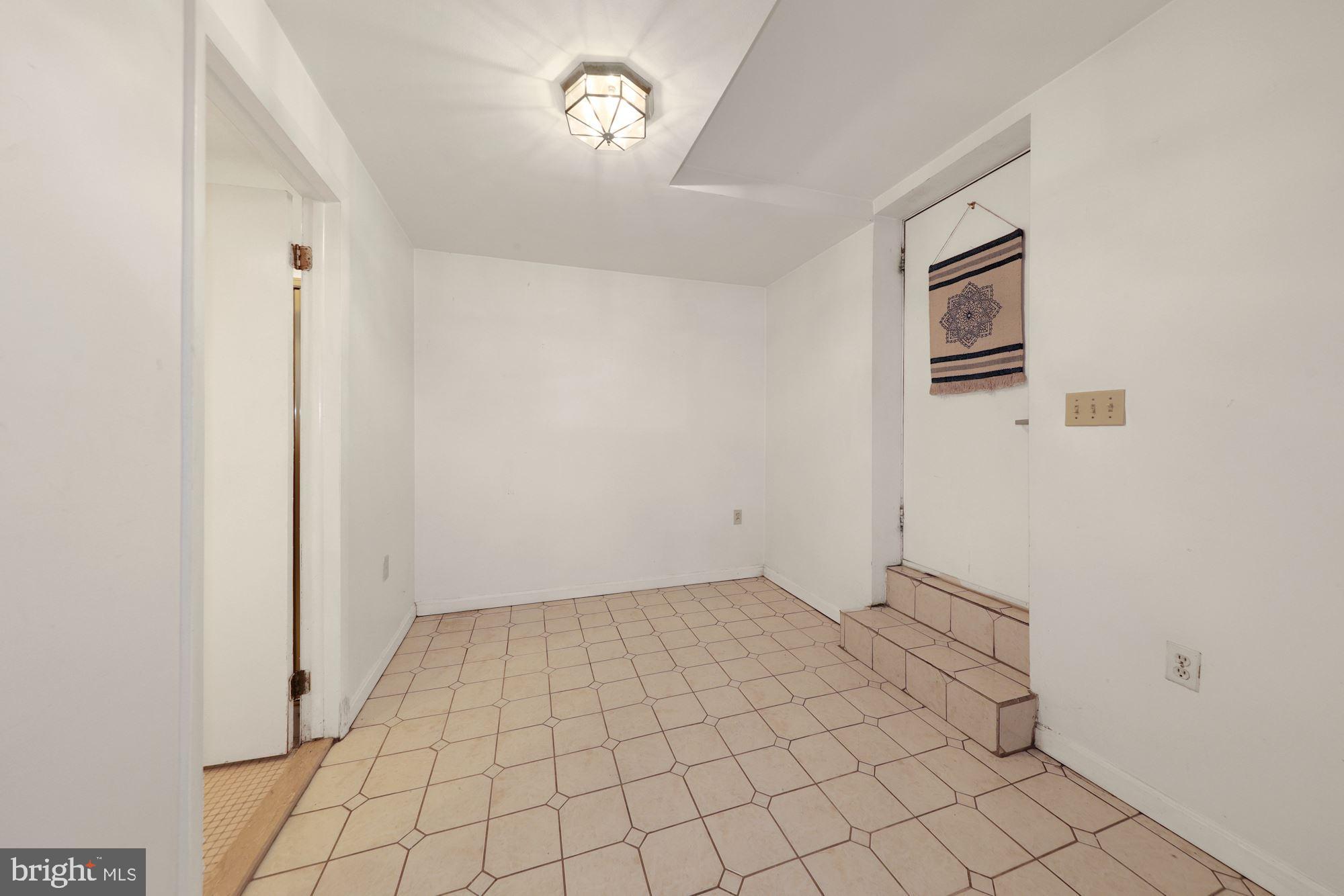 8108 Piney Branch Road Silver Spring, MD 20910 - Photo 26 of 32 Entry to lower level